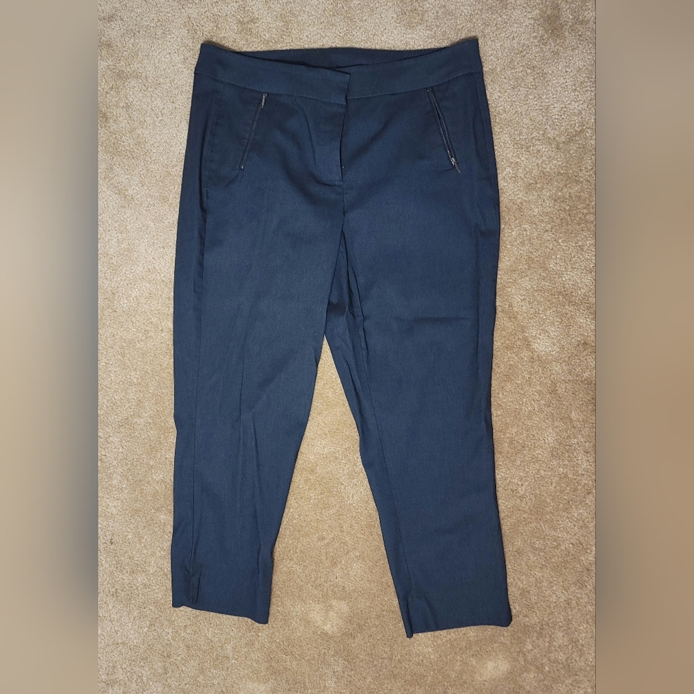 Cropped trousers 18